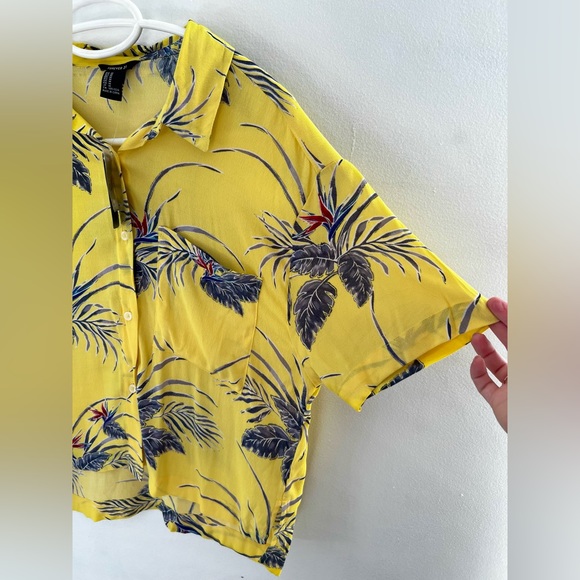 Cropped Hawaiian Button Down Shirt Yellow Women’s Plant Print NWT Medium - Picture 9 of 11